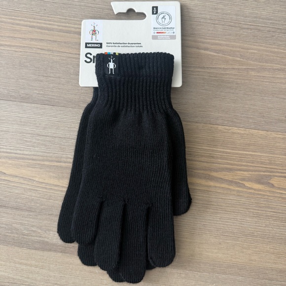 Smartwool Accessories - NWT Smartwool merino wool gloves - size small